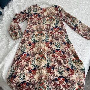 Esley Dress with Floral Pattern in Cream and Red